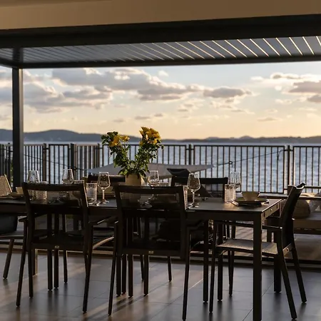 Beachfront Villa La Mer, Veritas - Maid, Babysitting, Breakfast & Boat On Request Вилла *