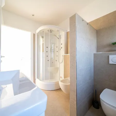 Beachfront Villa La Mer, Veritas - Maid, Babysitting, Breakfast & Boat On Request Вилла