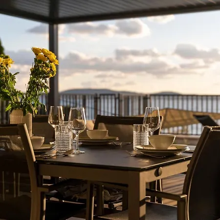 וילה Beachfront Villa La Mer, Veritas - Maid, Babysitting, Breakfast & Boat On Request ביבינייה