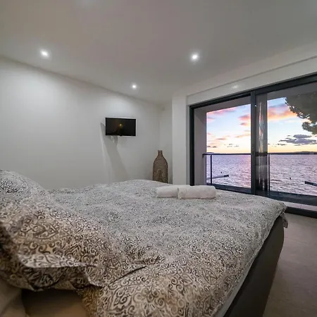 Beachfront Villa La Mer, Veritas - Maid, Babysitting, Breakfast & Boat On Request *