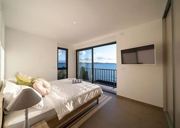וילה Beachfront Villa La Mer, Veritas - Maid, Babysitting, Breakfast & Boat On Request ביבינייה