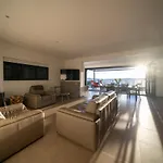 Beachfront Villa La Mer, Veritas - Maid, Babysitting, Breakfast & Boat On Request فيلة