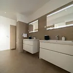 Beachfront Villa La Mer, Veritas - Maid, Babysitting, Breakfast & Boat On Request *