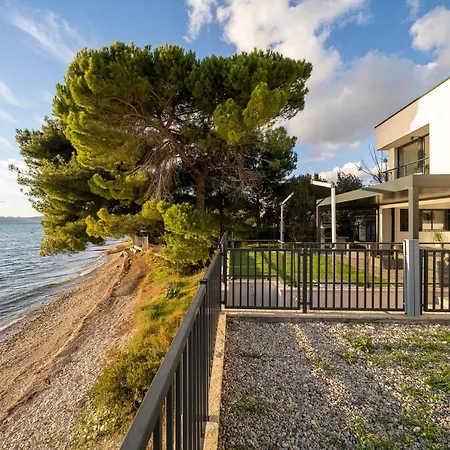 Beachfront Villas Veritas Villa Bibinje